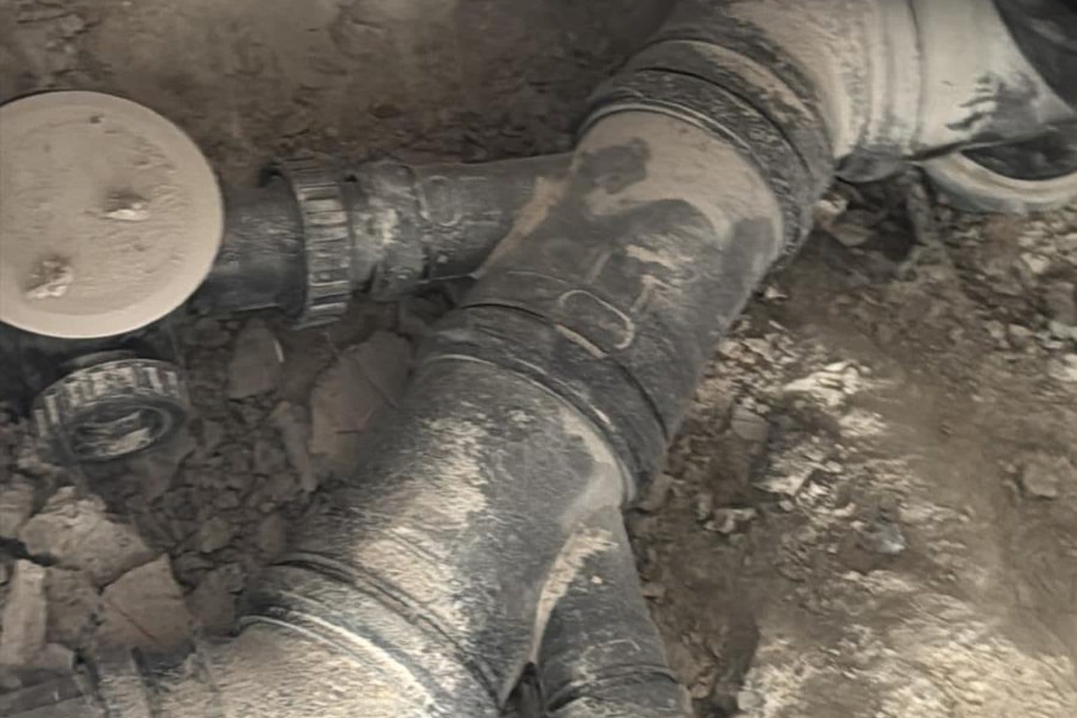 קווי ביוב חדשים בשיפוץ: איך מניחים ניקוז שלא ייסתם